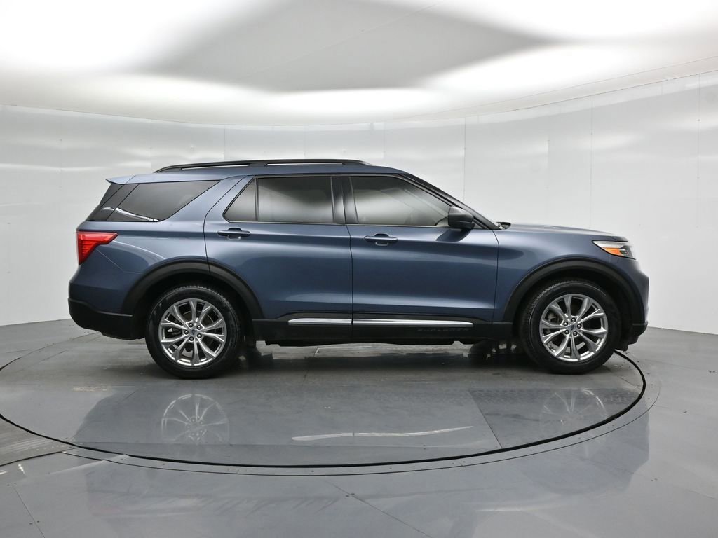 Certified 2021 Ford Explorer XLT w/ Equipment Group 202A image 8