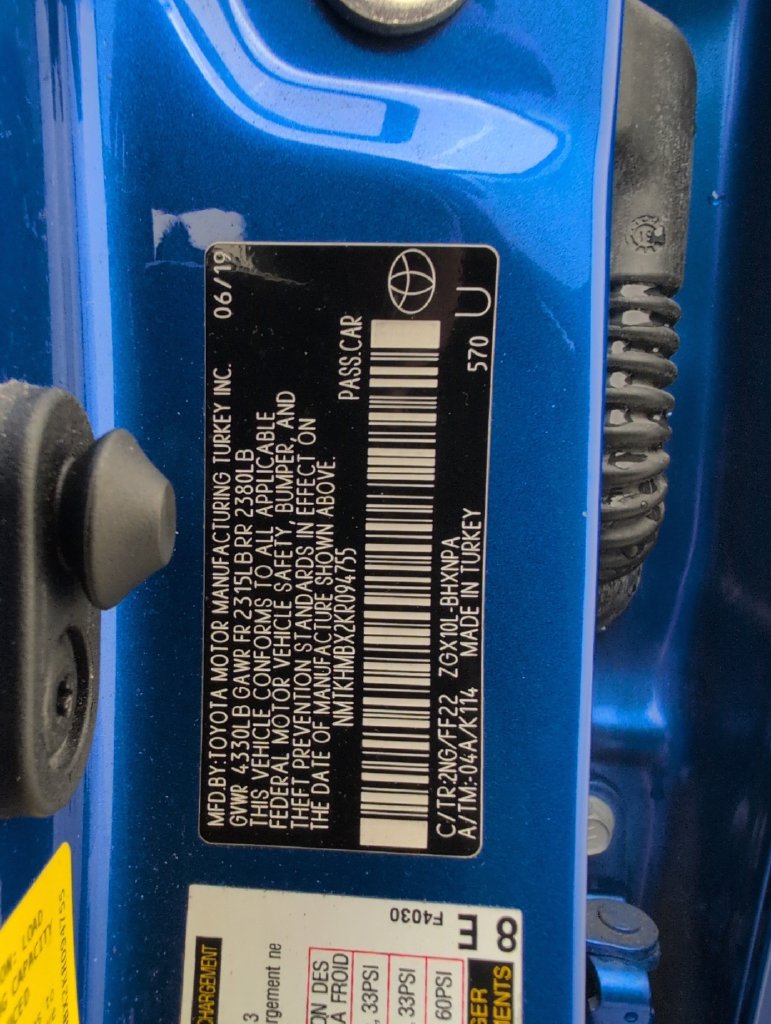 Used 2019 Toyota C-HR XLE FWD image 40