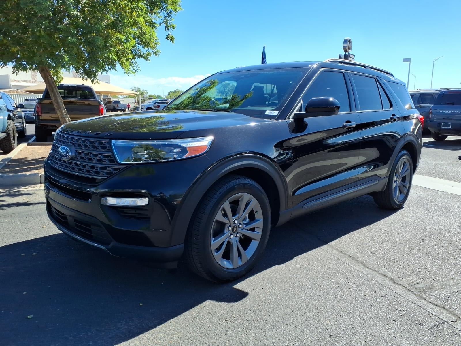 Certified 2024 Ford Explorer XLT w/ Equipment Group 202A RWD image 8
