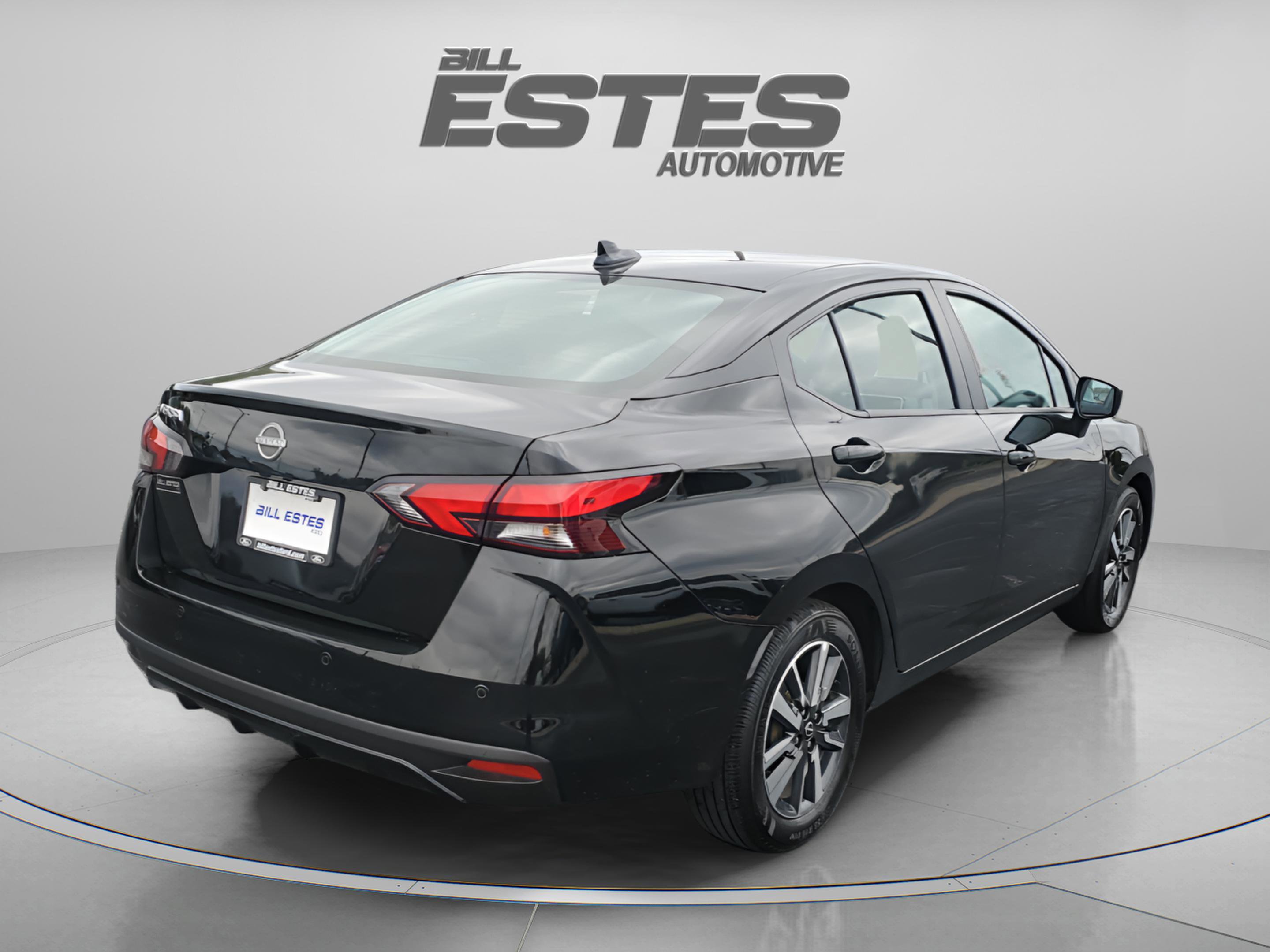 Used 2025 Nissan Versa SV FWD image 4