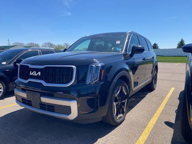 Used 2023 Kia Telluride EX w/ EX Captain's Chair Package AWD/4WD image 18