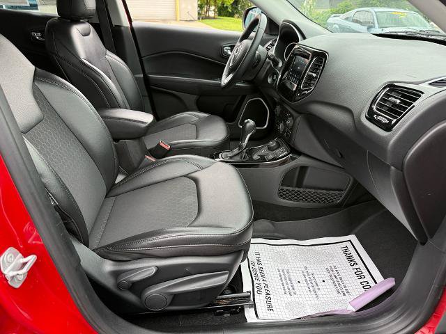 Used 2019 Jeep Compass Latitude AWD/4WD image 25