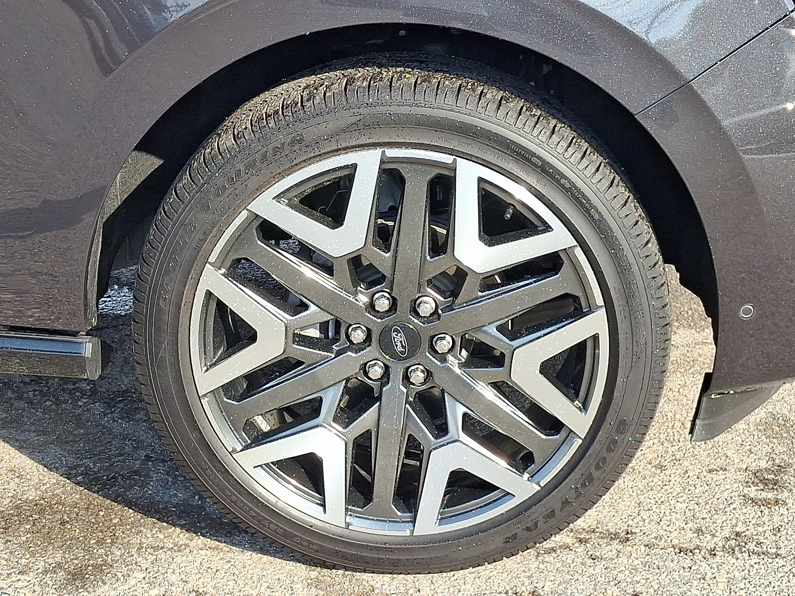 Certified 2025 Ford Expedition Platinum w/ Platinum Ultimate Package AWD/4WD image 8