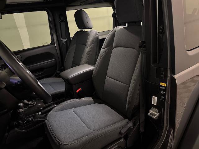 Used 2025 Jeep Wrangler Sport image 17