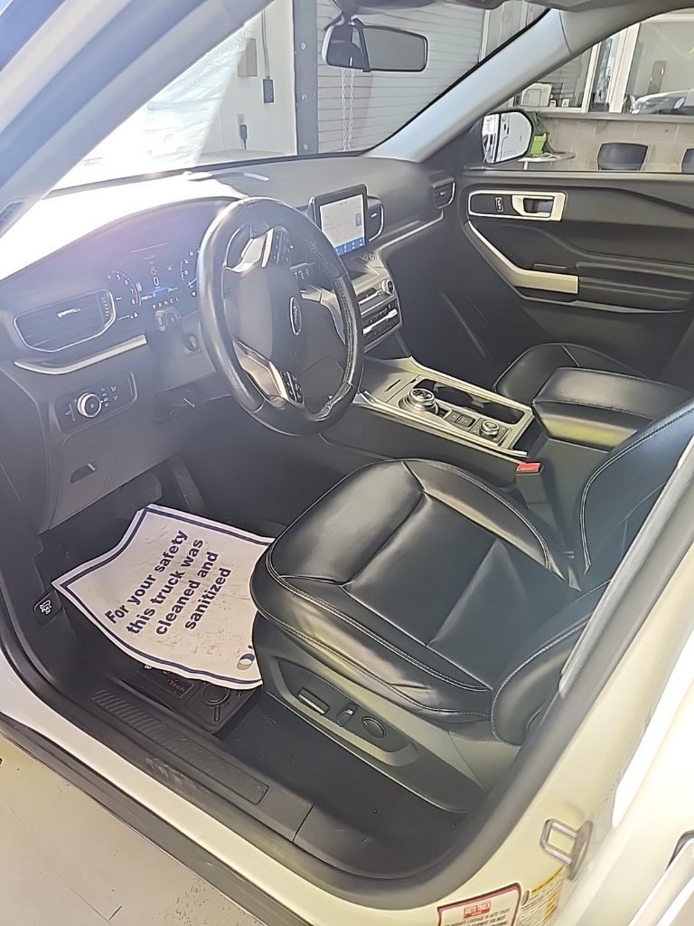 Certified 2021 Ford Explorer XLT w/ Equipment Group 202A image 4