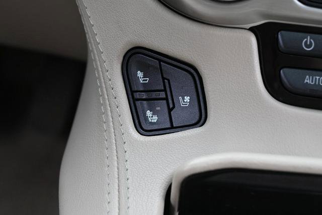 Used 2020 GMC Yukon Denali image 34