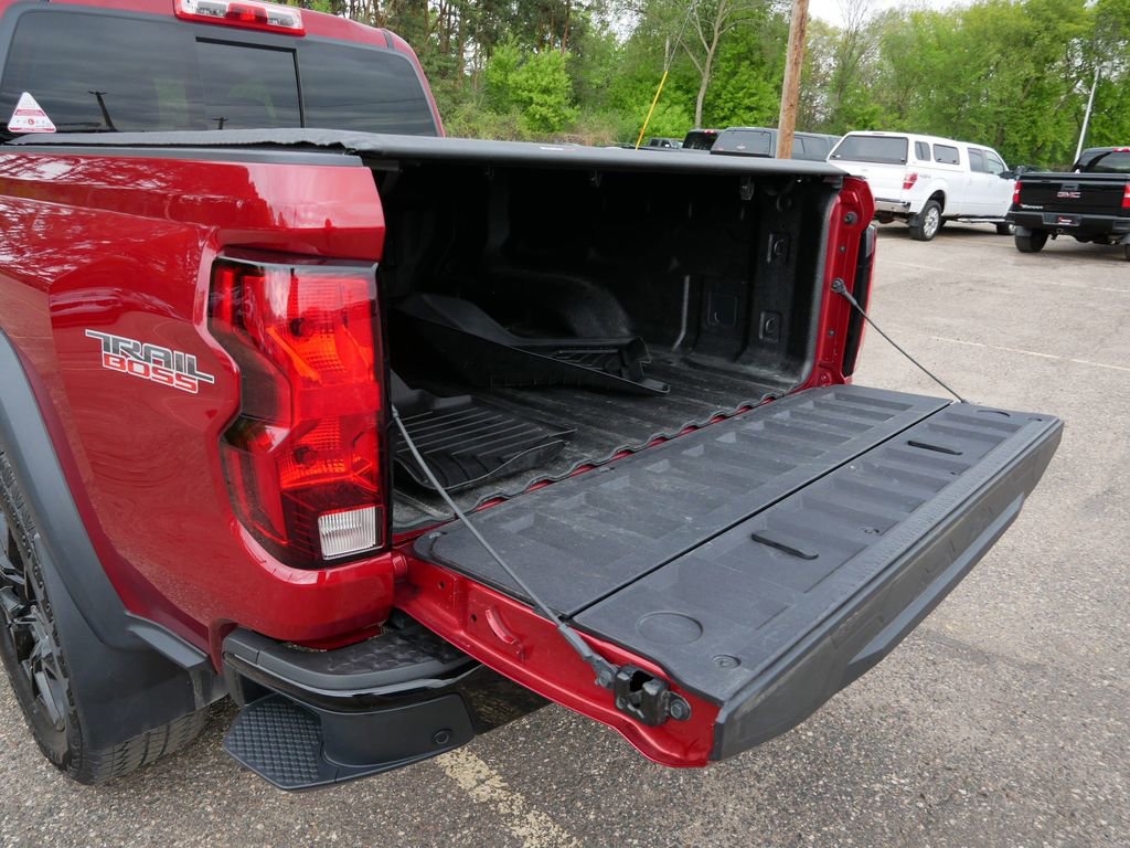 Used 2023 Chevrolet Colorado Trail Boss w/ LPO, Dark Essentials Package AWD/4WD image 10