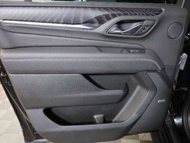 Used 2024 GMC Yukon XL Denali AWD/4WD image 34