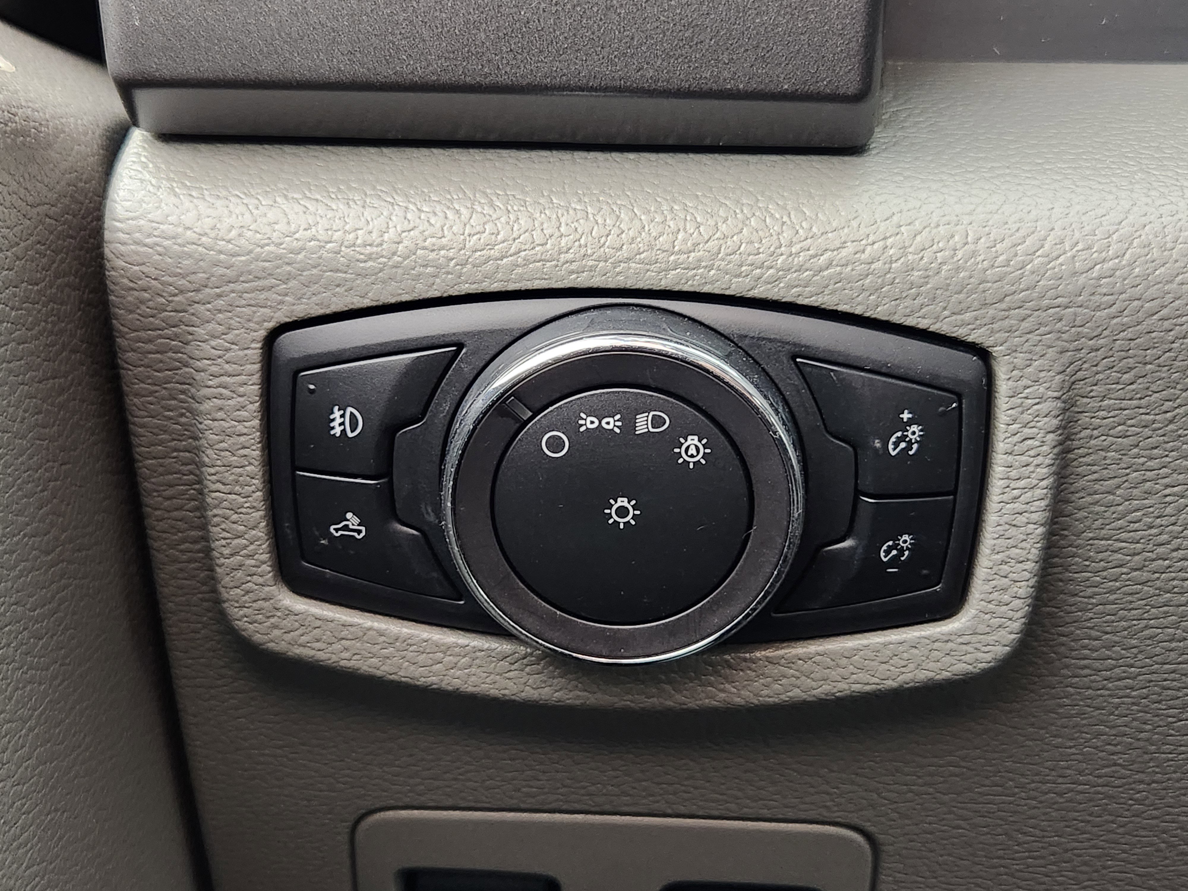 Certified 2018 Ford F150 XLT w/ Equipment Group 301A Mid image 27