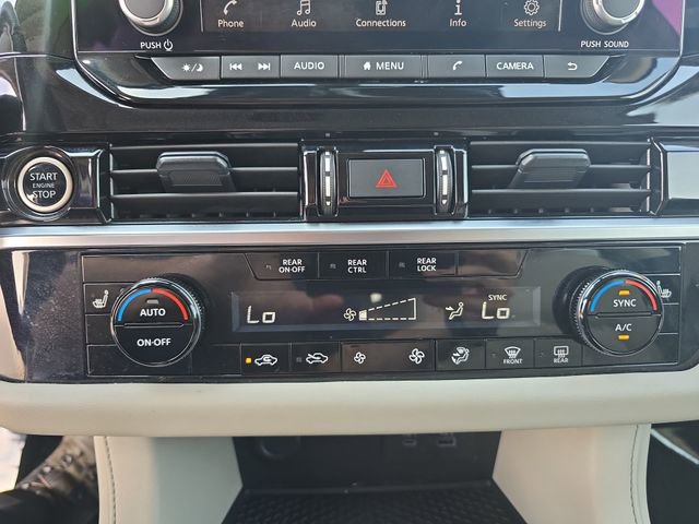 Used 2024 Nissan Pathfinder SV AWD/4WD image 18