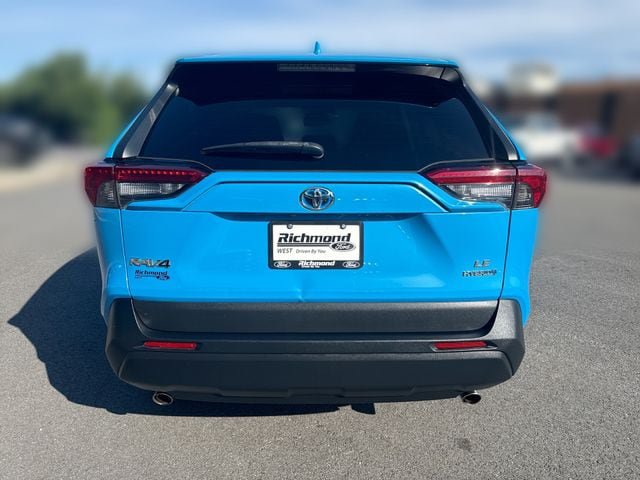 Used 2019 Toyota RAV4 LE w/ Carpet Mat Package AWD/4WD image 7