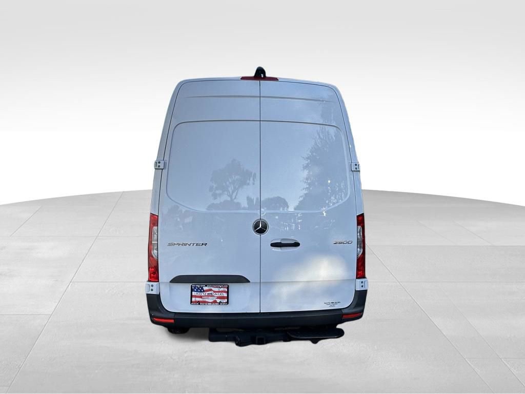 Used 2025 Mercedes-Benz Sprinter 2500 image 5