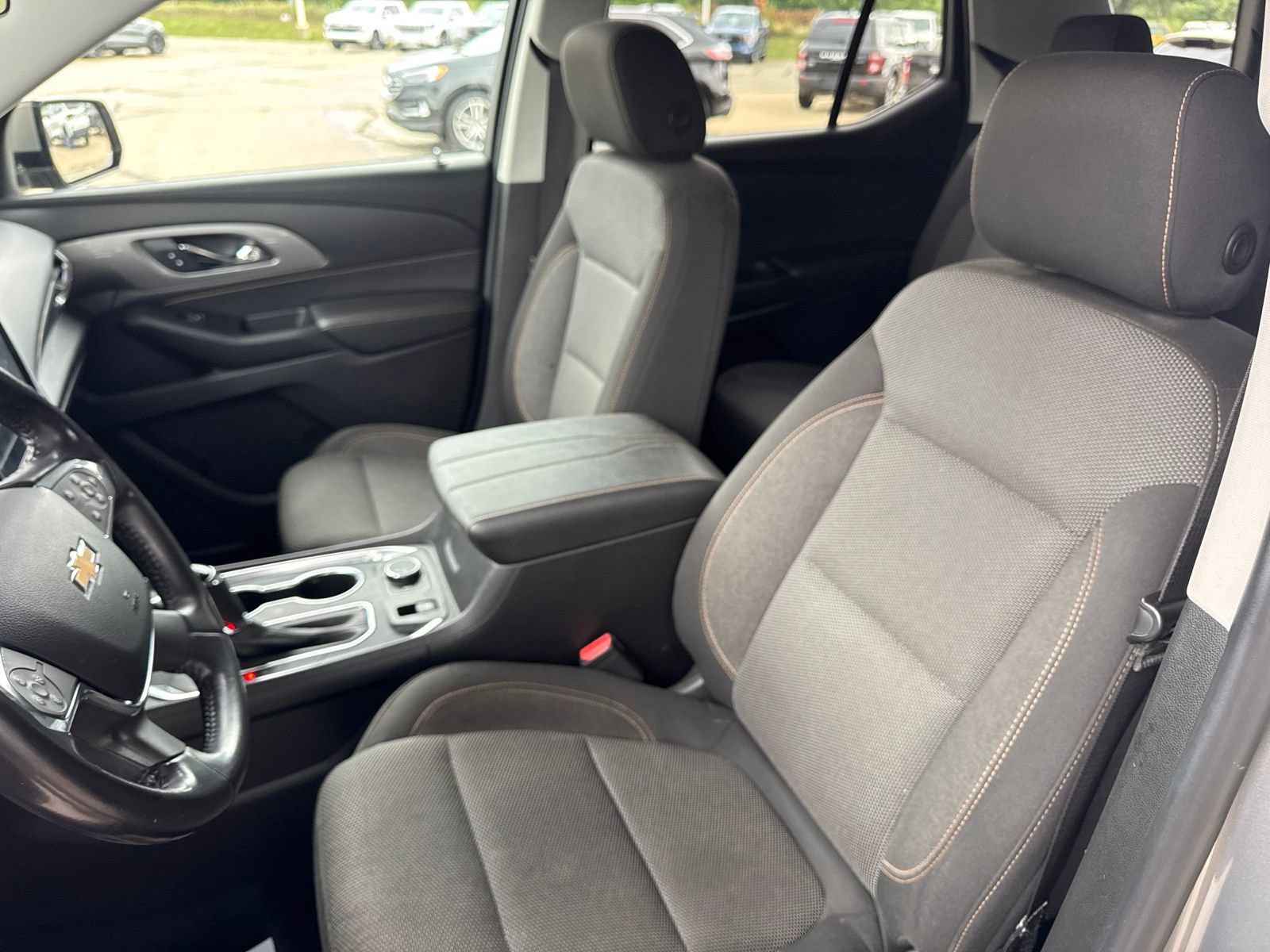 Used 2019 Chevrolet Traverse LT FWD image 21