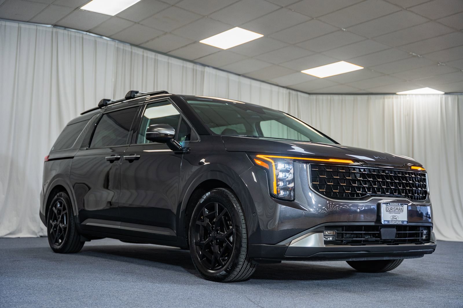 Used 2025 Kia Carnival SX Prestige