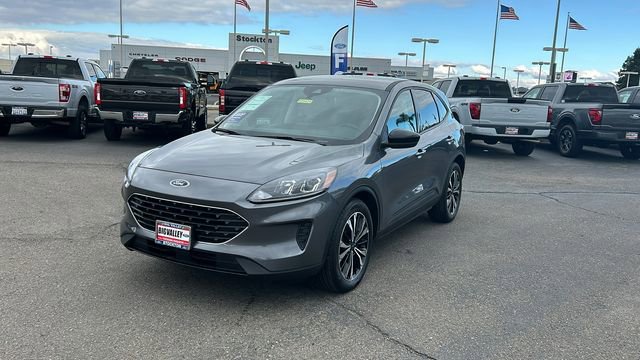 Certified 2022 Ford Escape SE w/ SE Sport Appearance Package image 8