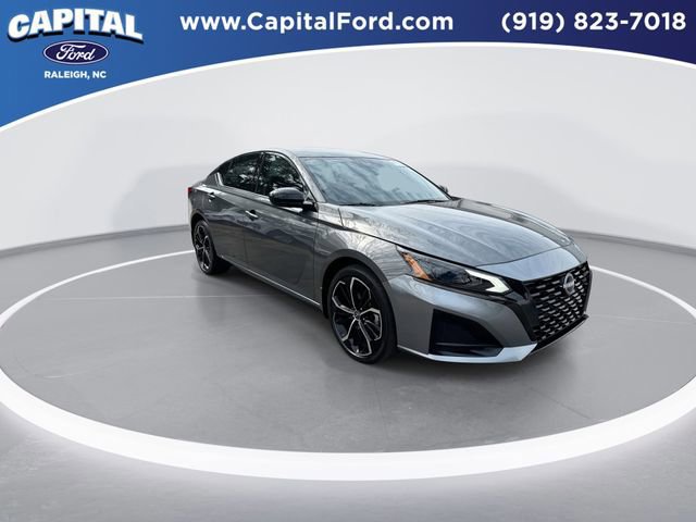 Used 2025 Nissan Altima 2.5 SR image 8