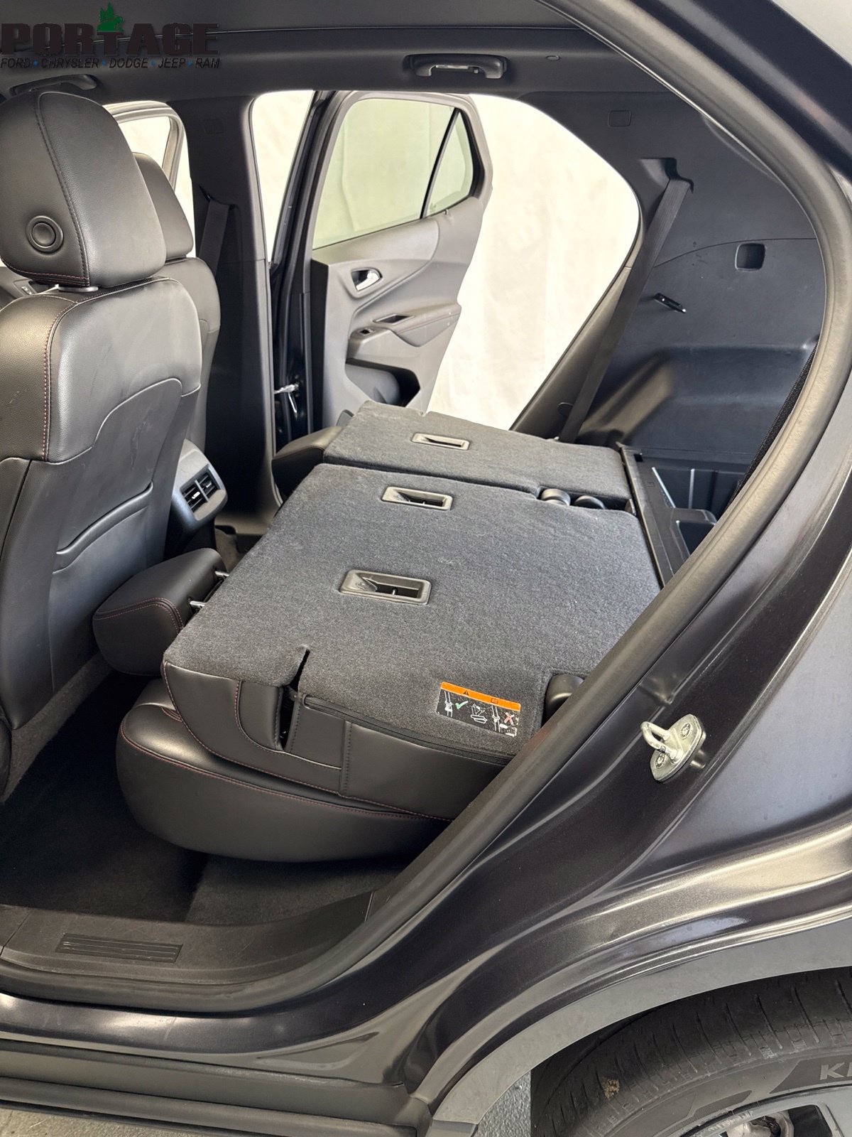 Used 2022 Chevrolet Equinox RS w/ RS Leather Package AWD/4WD image 39