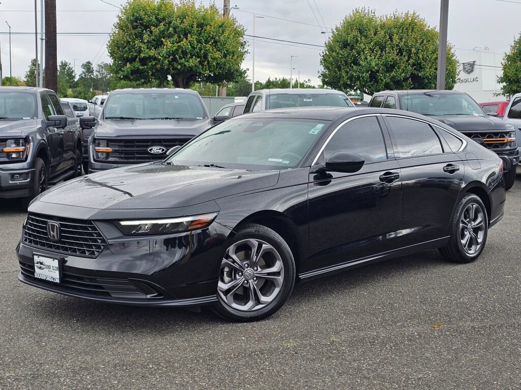 Used 2023 Honda Accord EX image 1
