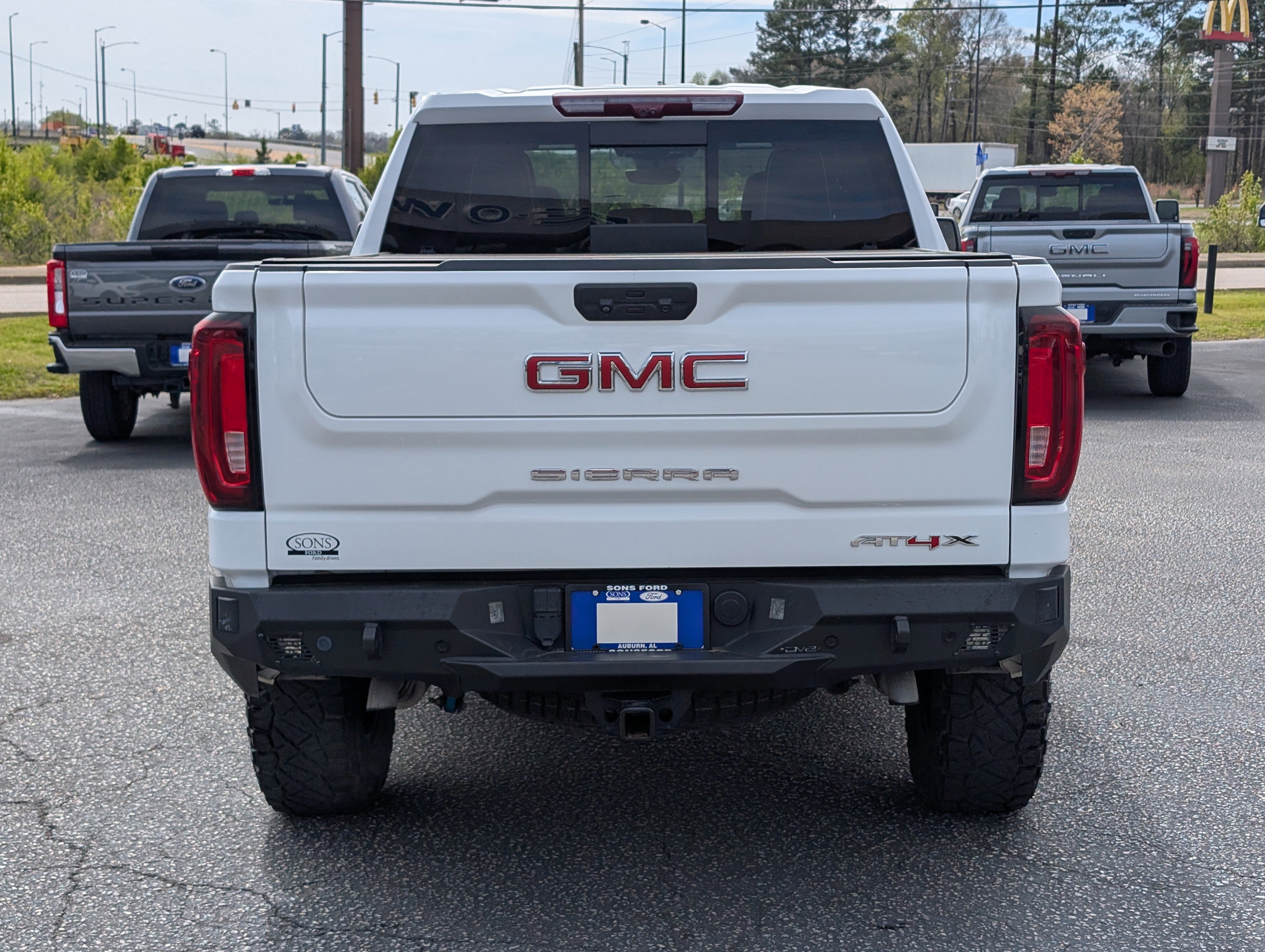 Used 2023 GMC Sierra 1500 AT4X image 4