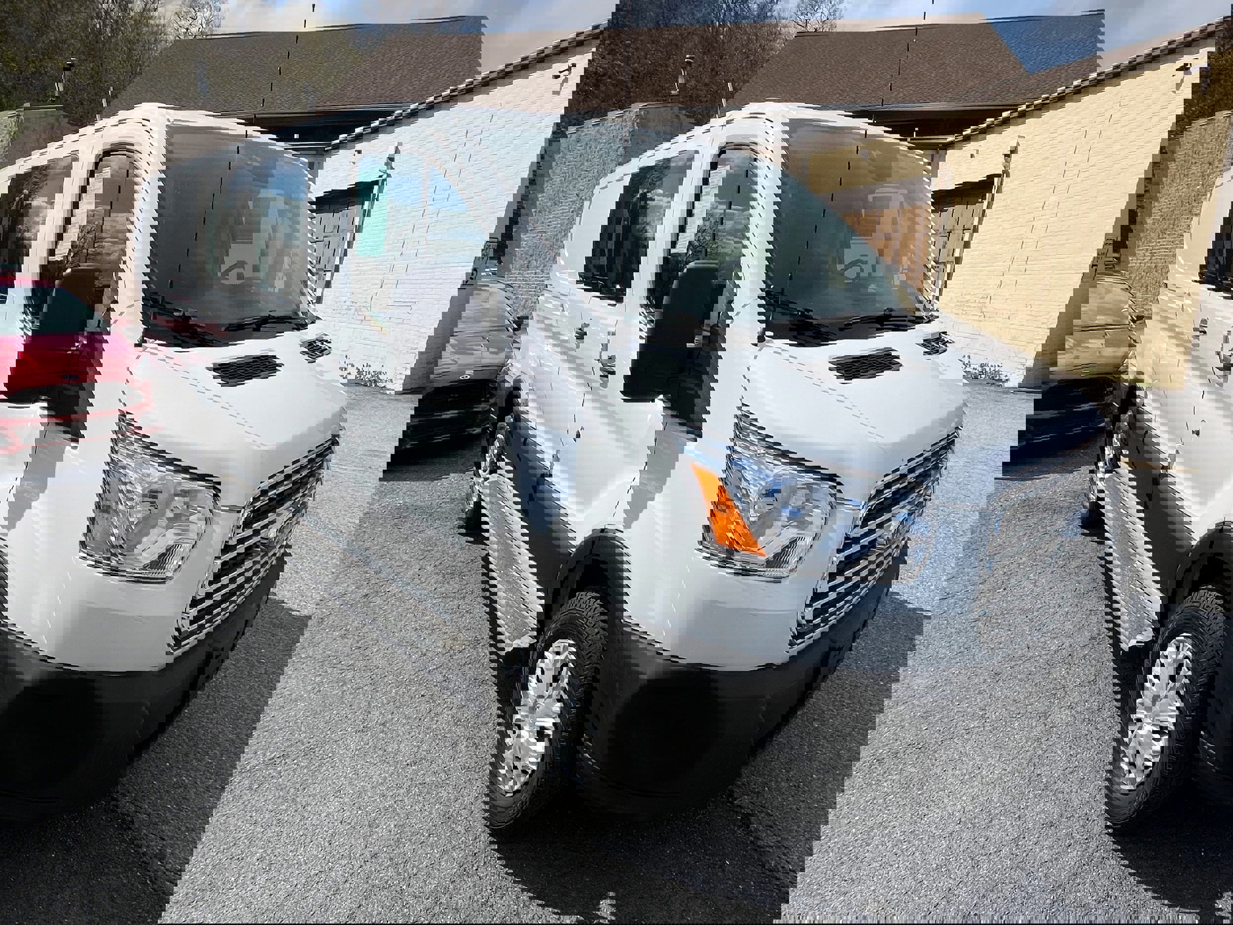 Certified 2019 Ford Transit 250 130 Low Roof w/ Exterior Upgrade Package image 6