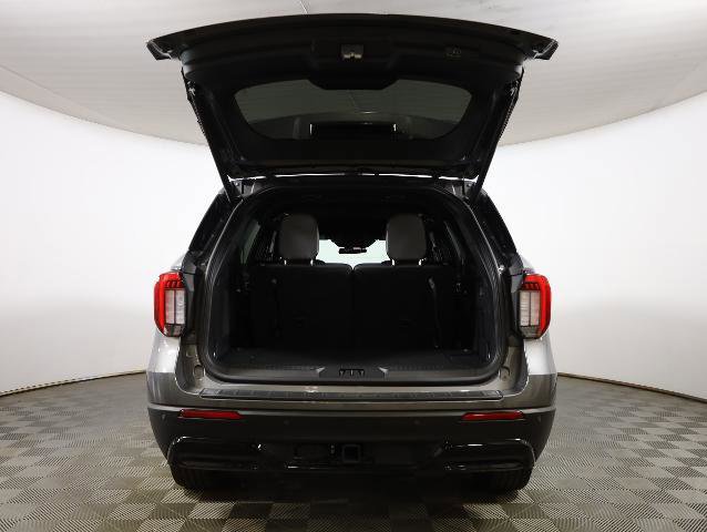 Certified 2025 Ford Explorer ST-Line image 24