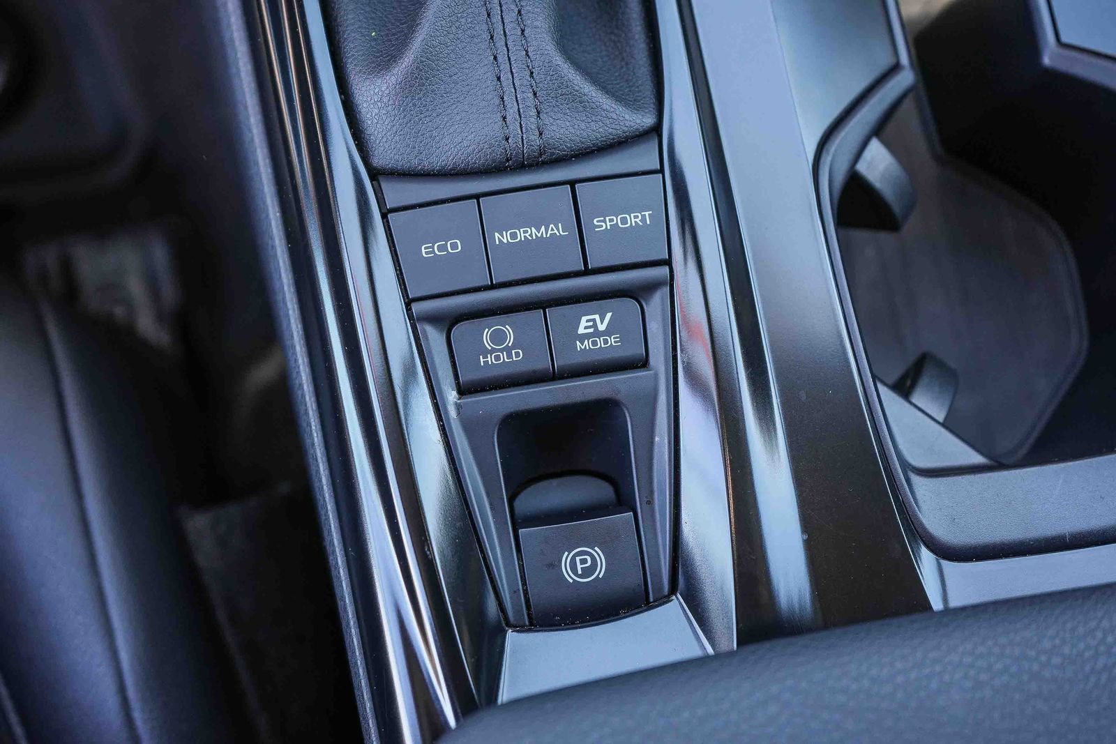 Used 2025 Toyota Camry LE FWD image 21