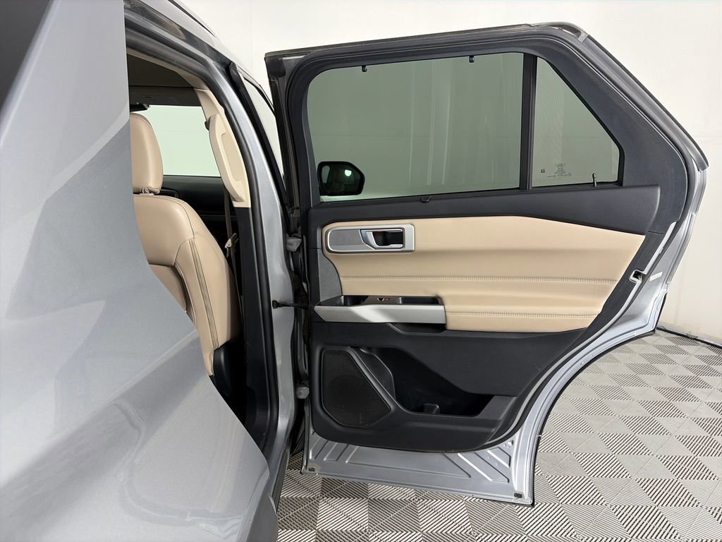 Certified 2022 Ford Explorer Limited AWD/4WD image 28