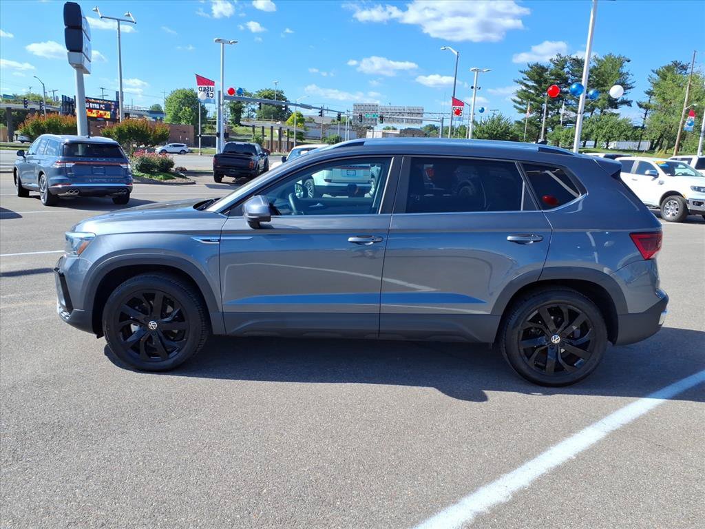 Used 2022 Volkswagen Taos SE AWD/4WD image 2