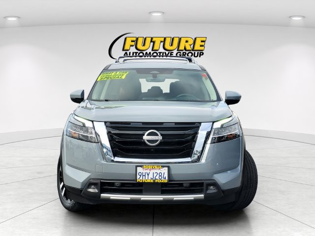Used 2024 Nissan Pathfinder Platinum w/ Cargo Package FWD image 2