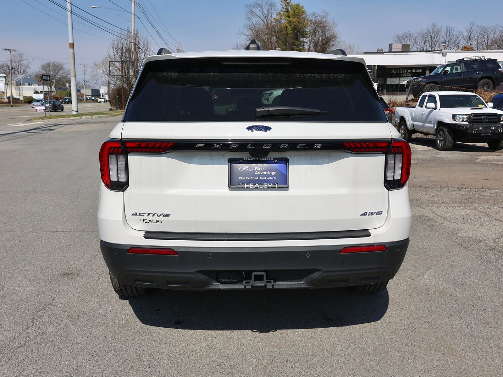 Certified 2025 Ford Explorer Active image 3