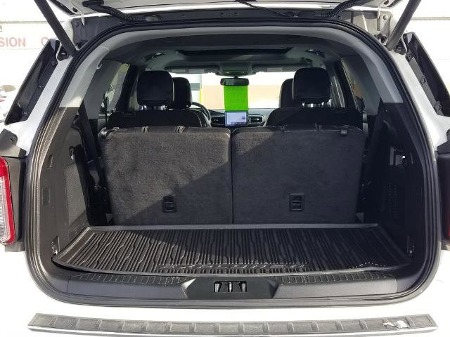 Certified 2022 Ford Explorer Limited w/ Equipment Group 301A image 4