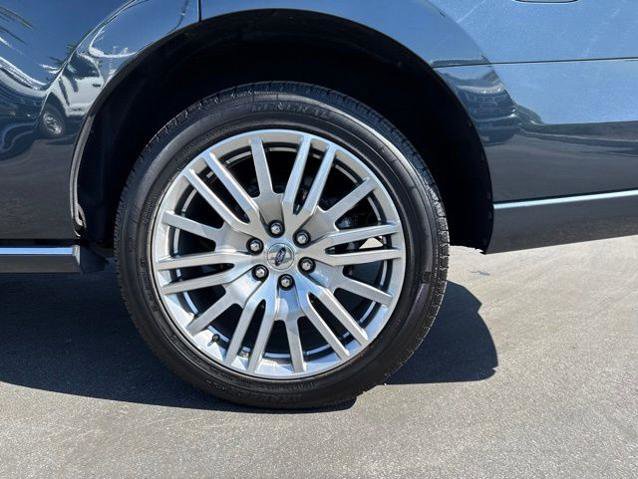 Certified 2024 Ford Expedition Platinum AWD/4WD image 10