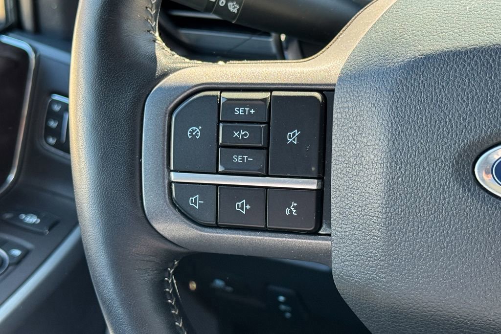 Certified 2024 Ford F250 Lariat w/ Black Appearance Package image 36