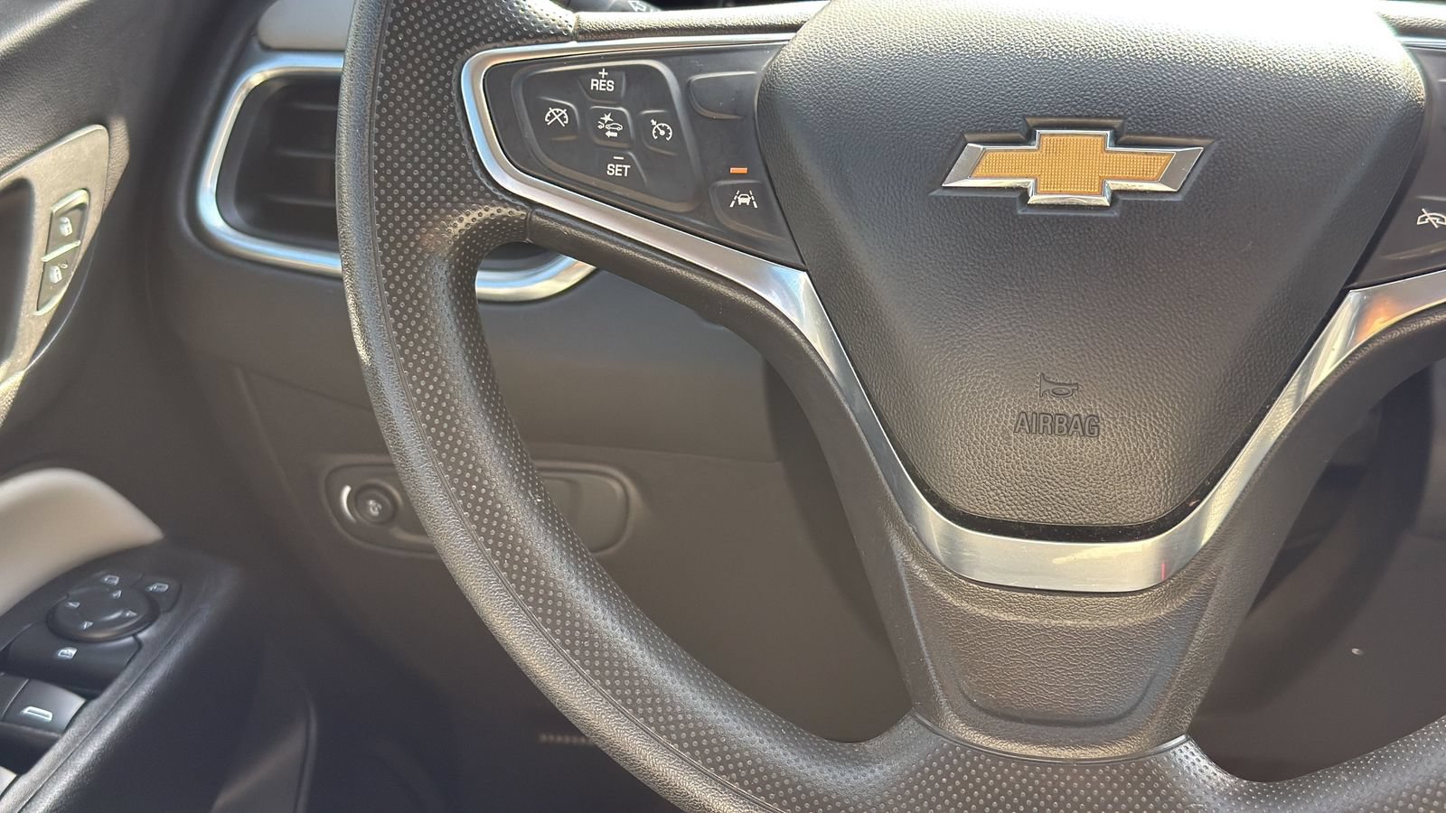 Used 2024 Chevrolet Equinox LS w/ LS Convenience Package FWD image 17
