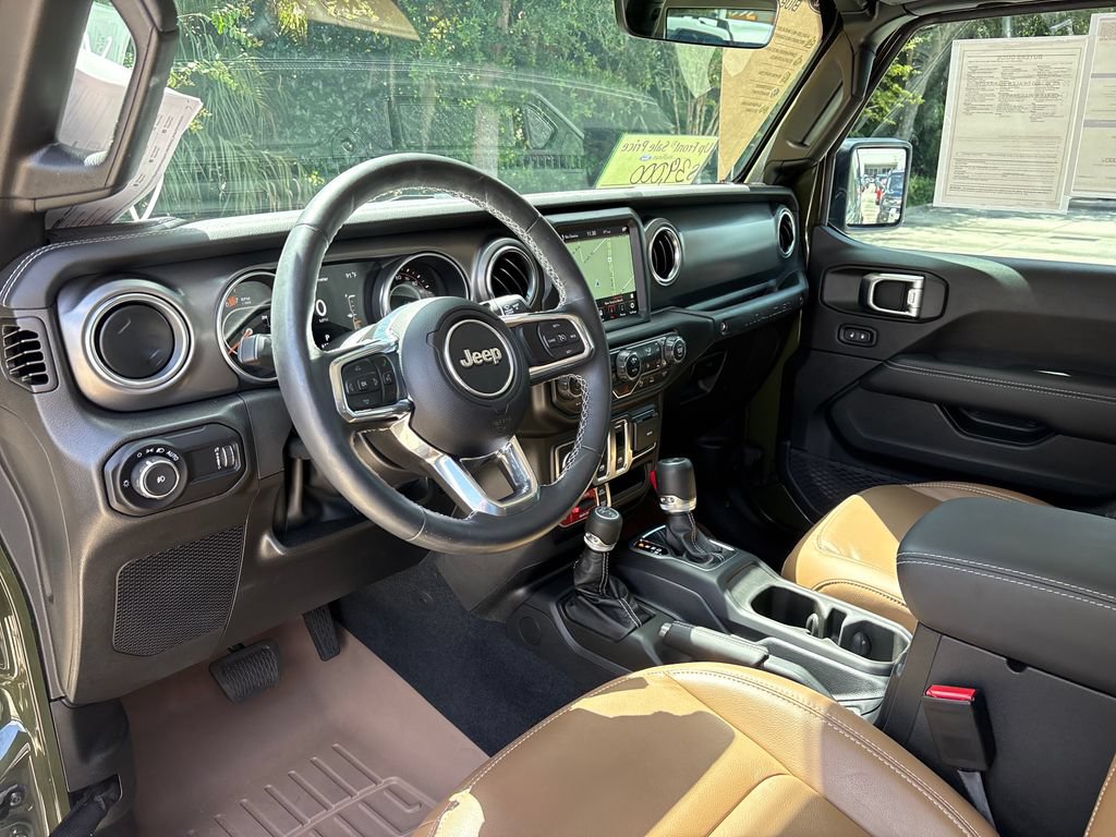 Used 2023 Jeep Wrangler Rubicon w/ LED Lighting Group AWD/4WD image 6