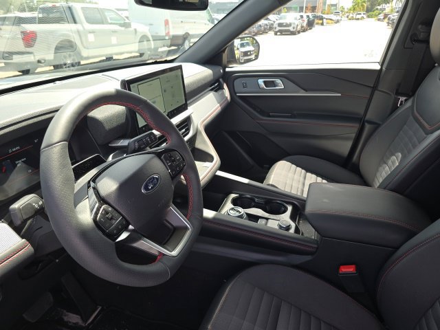 Certified 2026 Ford Explorer ST-Line w/ Premium Package RWD image 9