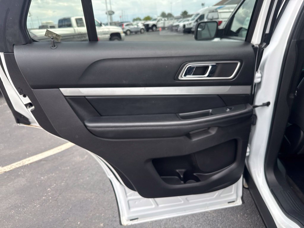 Certified 2017 Ford Explorer XLT FWD image 31