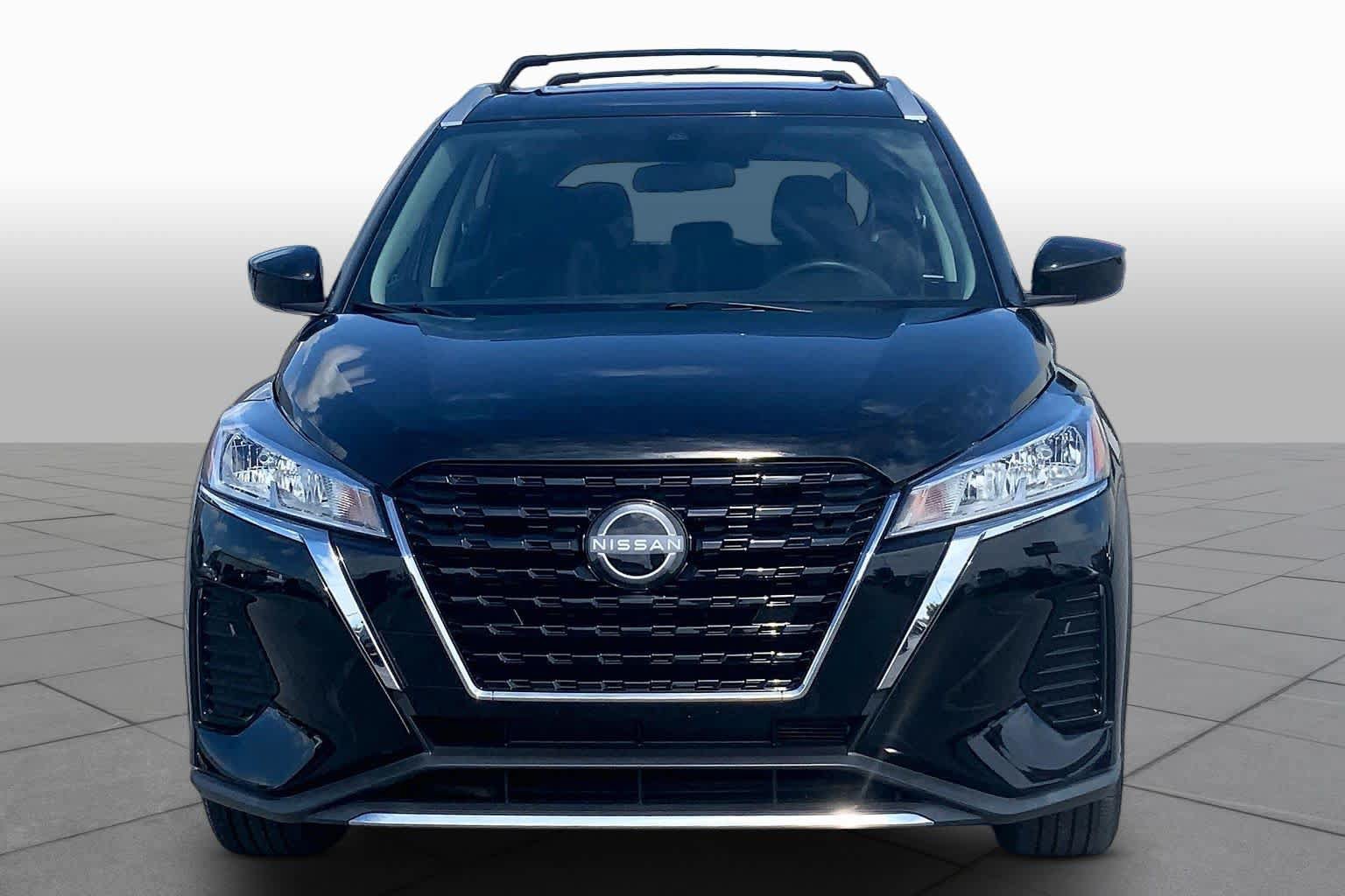 Used 2024 Nissan Kicks SV w/ Exterior Package FWD image 4