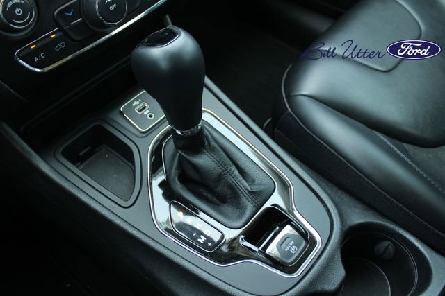 Used 2021 Jeep Cherokee Latitude Plus FWD image 16