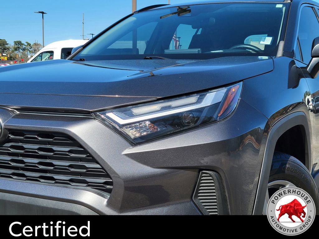 Used 2022 Toyota RAV4 XLE video 2