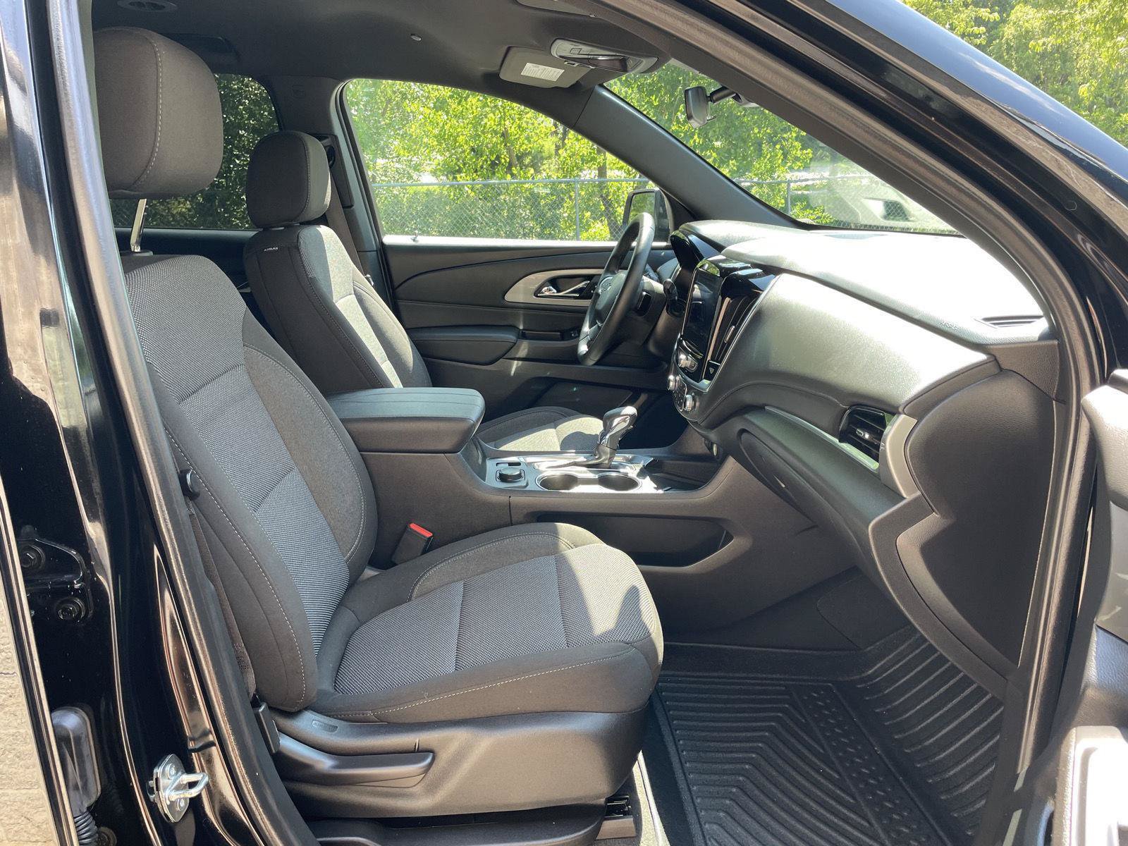 Used 2023 Chevrolet Traverse LT w/ Midnight/Sport Edition AWD/4WD image 19