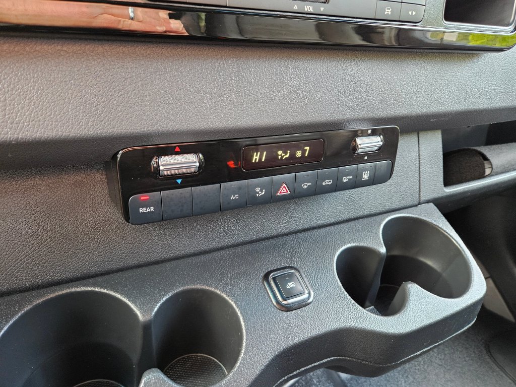 Used 2024 Mercedes-Benz Sprinter 2500 image 29