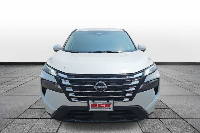 Used 2024 Nissan Rogue SV AWD/4WD image 2