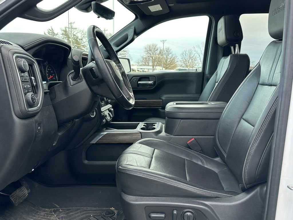 Used 2022 Chevrolet Silverado 1500 High Country w/ Technology Package image 11