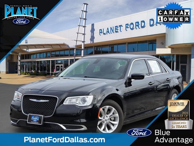 Used 2022 Chrysler 300 Touring image 1