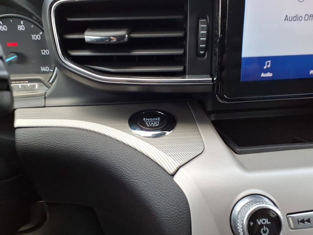 Certified 2024 Ford Explorer XLT w/ Equipment Group 202A AWD/4WD image 25