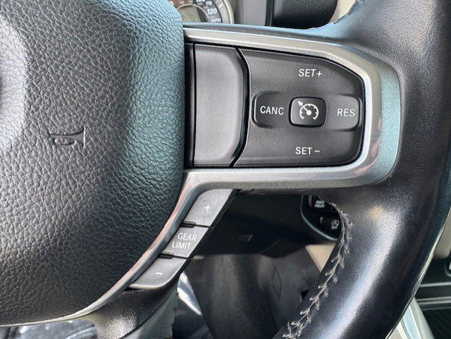 Used 2022 RAM 1500 Laramie AWD/4WD image 16