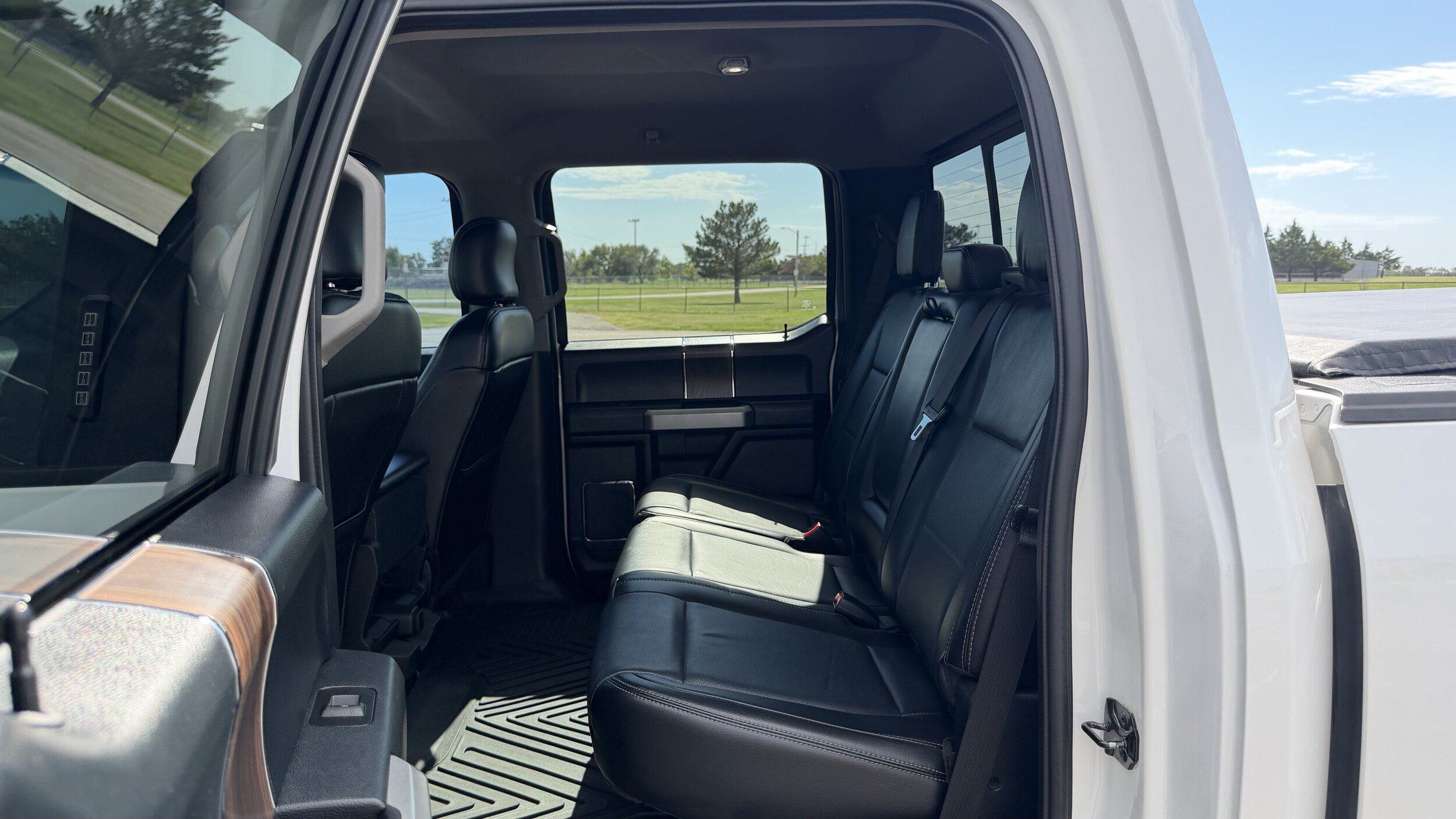 Certified 2017 Ford F150 Lariat AWD/4WD image 18
