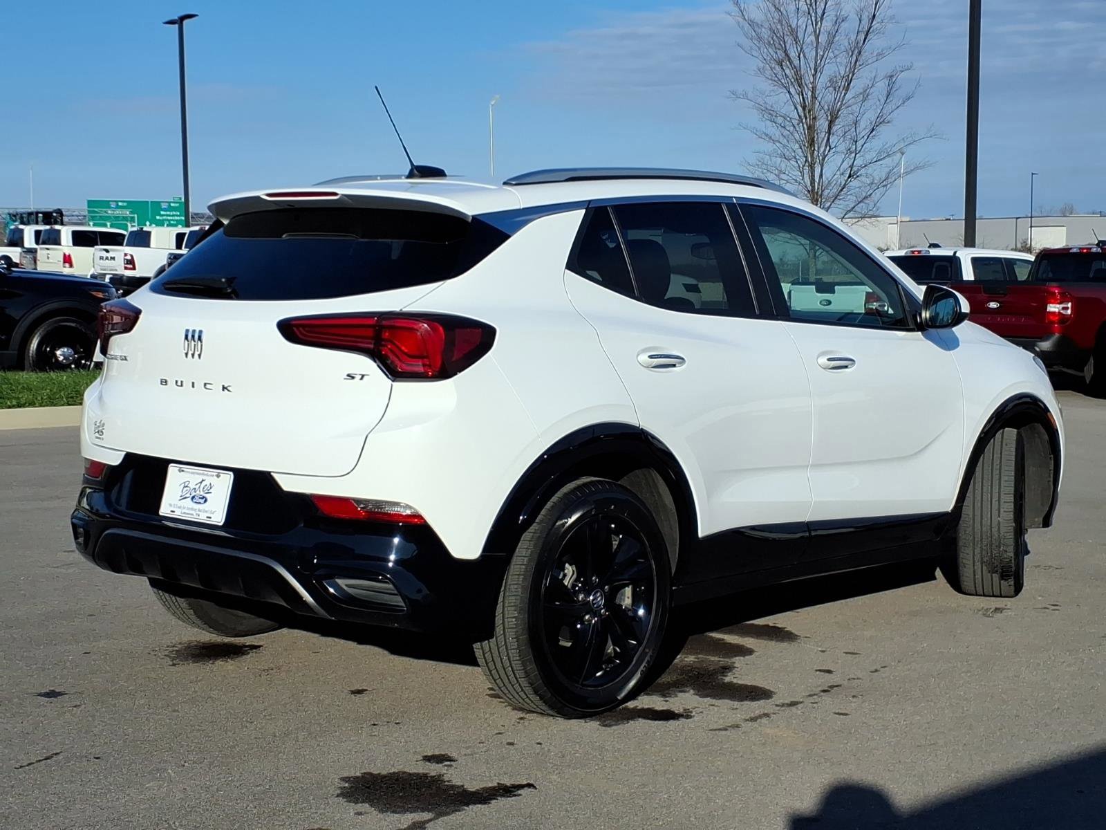 Used 2024 Buick Encore GX Sport Touring image 5