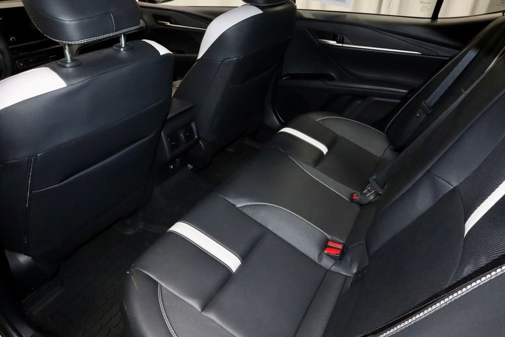 Used 2025 Toyota Camry SE AWD/4WD image 20